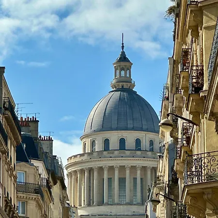 Chic Flat In Pantheon & Luxembourg Garden Apartment