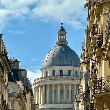 Luxembourg Gardens Daire